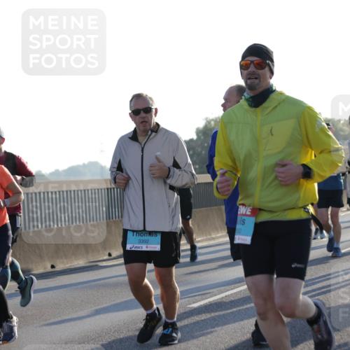 03.10.2025 - Köhlbrandbrückenlauf Jannik Wohlers http://msf.ph/oto/9070009 03.10.2025 09:17:20 Position 3 1343, 3392, 3493 meine-sportfotos.de