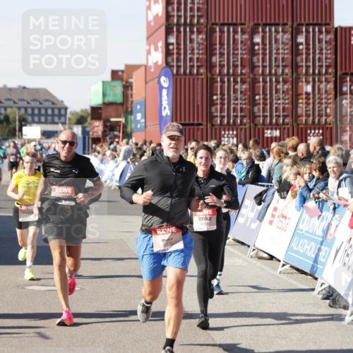 03.10.2025 - Köhlbrandbrückenlauf Jannik Wohlers http://msf.ph/oto/9070016 03.10.2025 13:14:15 Ziel 4313, 4437, 4569, 4641, 4728, 4776, 4785, 4809, 4888, 5282, 6327, 6418, 6735 meine-sportfotos.de