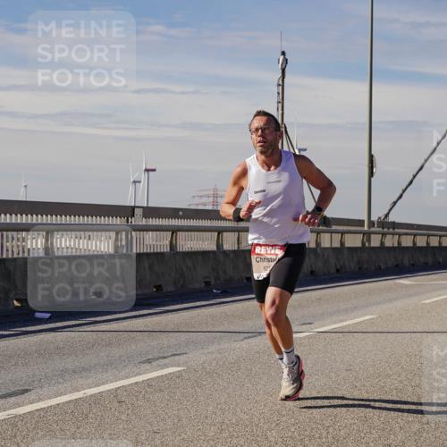 03.10.2025 - Köhlbrandbrückenlauf Michael Burmester http://msf.ph/oto/9070017 03.10.2025 12:32:54 Position 2 621 meine-sportfotos.de
