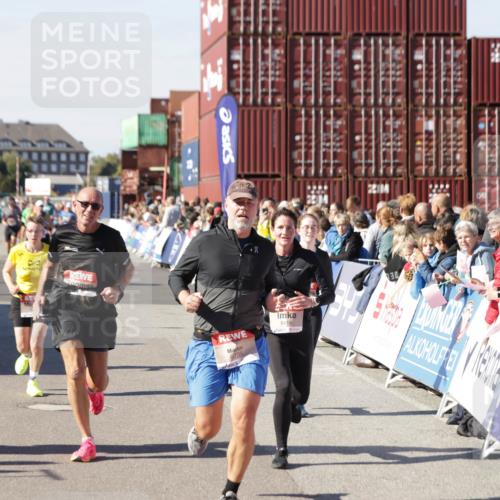 03.10.2025 - Köhlbrandbrückenlauf Jannik Wohlers http://msf.ph/oto/9070020 03.10.2025 13:14:15 Ziel 4313, 4437, 4569, 4641, 4728, 4776, 4785, 4809, 4888, 5282, 6327, 6418, 6735 meine-sportfotos.de