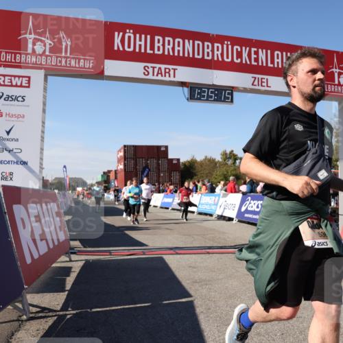 03.10.2025 - Köhlbrandbrückenlauf Lena Gebhardt http://msf.ph/oto/9070023 03.10.2025 13:35:15 Ziel 4886, 5279, 5360, 5412, 5427, 5557, 6204, 6205, 6265, 6547 meine-sportfotos.de