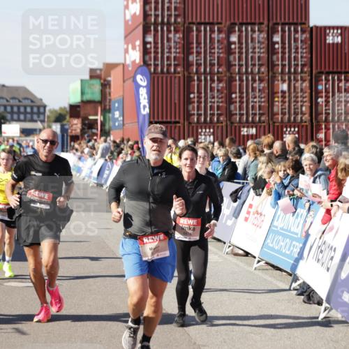 03.10.2025 - Köhlbrandbrückenlauf Jannik Wohlers http://msf.ph/oto/9070024 03.10.2025 13:14:15 Ziel 4313, 4437, 4569, 4641, 4728, 4776, 4785, 4809, 4888, 5282, 6327, 6418, 6735 meine-sportfotos.de