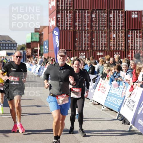 03.10.2025 - Köhlbrandbrückenlauf Jannik Wohlers http://msf.ph/oto/9070029 03.10.2025 13:14:16 Ziel 4313, 4437, 4569, 4641, 4728, 4776, 4785, 4809, 4888, 5282, 6327, 6418, 6735 meine-sportfotos.de