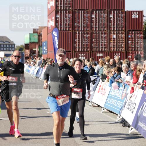 03.10.2025 - Köhlbrandbrückenlauf Jannik Wohlers http://msf.ph/oto/9070035 03.10.2025 13:14:16 Ziel 4313, 4437, 4569, 4641, 4728, 4776, 4785, 4809, 4888, 5282, 6327, 6418, 6735 meine-sportfotos.de