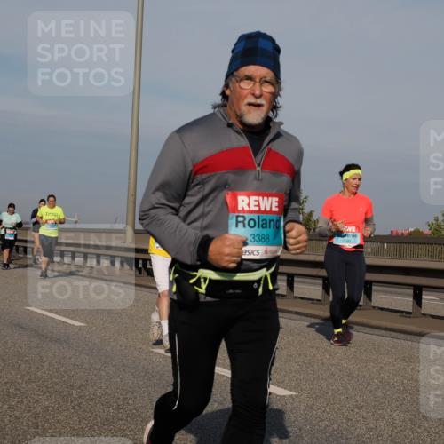 03.10.2025 - Köhlbrandbrückenlauf Fabian Wolf http://msf.ph/oto/9070037 03.10.2025 10:12:18 Position 3 3388, 2299 meine-sportfotos.de