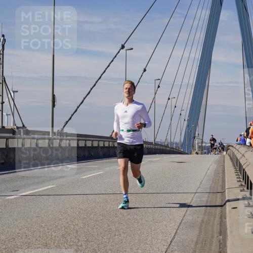 03.10.2025 - Köhlbrandbrückenlauf Michael Burmester http://msf.ph/oto/9070038 03.10.2025 12:32:56 Position 2  meine-sportfotos.de