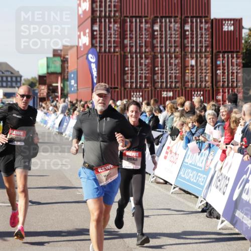 03.10.2025 - Köhlbrandbrückenlauf Jannik Wohlers http://msf.ph/oto/9070039 03.10.2025 13:14:16 Ziel 4313, 4437, 4569, 4641, 4728, 4776, 4785, 4809, 4888, 5282, 6327, 6418, 6735 meine-sportfotos.de