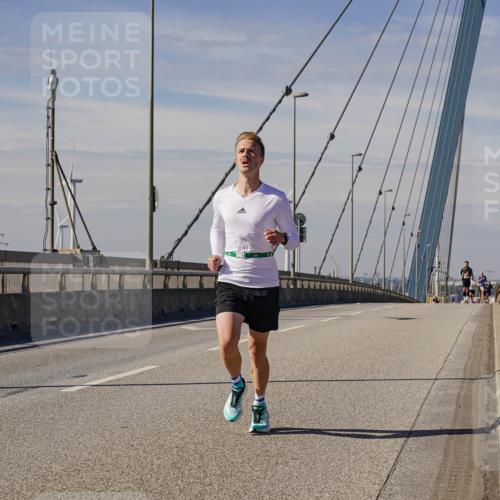 03.10.2025 - Köhlbrandbrückenlauf Michael Burmester http://msf.ph/oto/9070044 03.10.2025 12:32:56 Position 2  meine-sportfotos.de