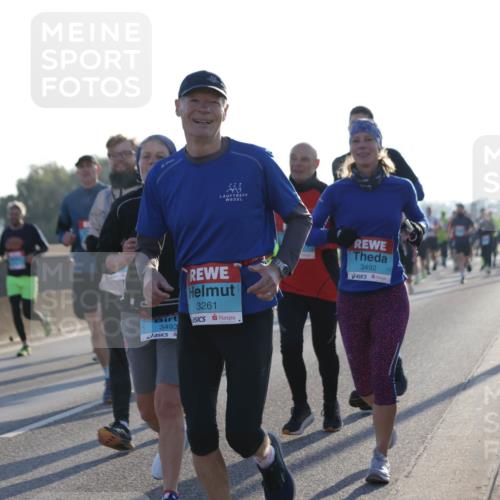 03.10.2025 - Köhlbrandbrückenlauf Jannik Wohlers http://msf.ph/oto/9070045 03.10.2025 09:17:22 Position 3 22, 3493, 3261, 3492 meine-sportfotos.de
