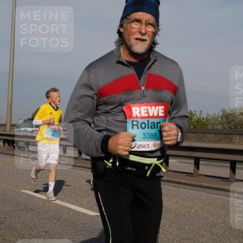 03.10.2025 - Köhlbrandbrückenlauf Fabian Wolf http://msf.ph/oto/9070050 03.10.2025 10:12:19 Position 3 3388 meine-sportfotos.de