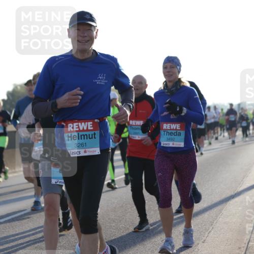 03.10.2025 - Köhlbrandbrückenlauf Jannik Wohlers http://msf.ph/oto/9070061 03.10.2025 09:17:22 Position 3 3261, 2891, 3492 meine-sportfotos.de
