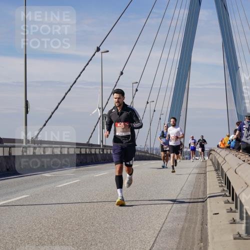 03.10.2025 - Köhlbrandbrückenlauf Michael Burmester http://msf.ph/oto/9070062 03.10.2025 12:33:11 Position 2  meine-sportfotos.de
