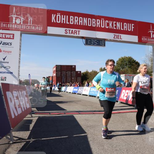 03.10.2025 - Köhlbrandbrückenlauf Lena Gebhardt http://msf.ph/oto/9070072 03.10.2025 13:35:19 Ziel 4886, 4949, 5279, 5360, 5412, 5548, 5575, 6204, 6205, 6265, 6358, 6547 meine-sportfotos.de