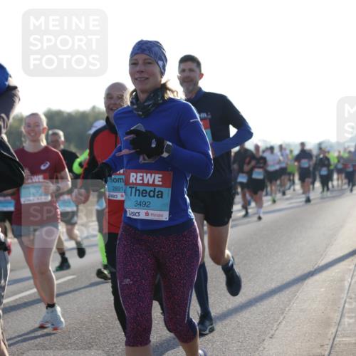 03.10.2025 - Köhlbrandbrückenlauf Jannik Wohlers http://msf.ph/oto/9070091 03.10.2025 09:17:22 Position 3 1410, 2891, 3492, 493 meine-sportfotos.de