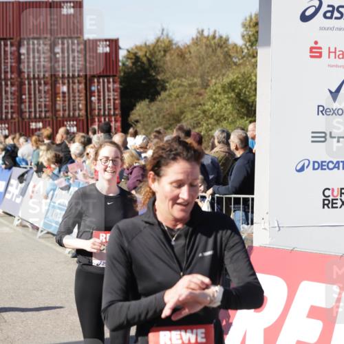 03.10.2025 - Köhlbrandbrückenlauf Jannik Wohlers http://msf.ph/oto/9070110 03.10.2025 13:14:18 Ziel 4313, 4437, 4569, 4641, 4728, 4776, 4809, 4888, 5282, 6012, 6327, 6418, 6512, 6735 meine-sportfotos.de