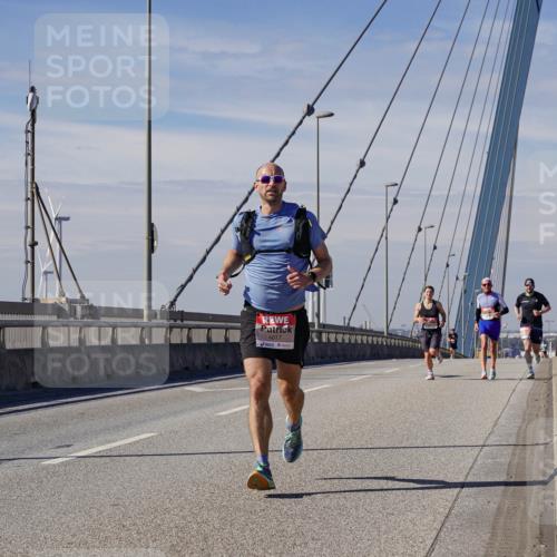 03.10.2025 - Köhlbrandbrückenlauf Michael Burmester http://msf.ph/oto/9070116 03.10.2025 12:33:17 Position 2 4017 meine-sportfotos.de