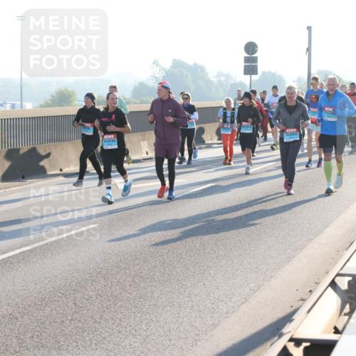 03.10.2025 - Köhlbrandbrückenlauf Lena Gebhardt http://msf.ph/oto/9070136 03.10.2025 09:24:18 Position 1  meine-sportfotos.de