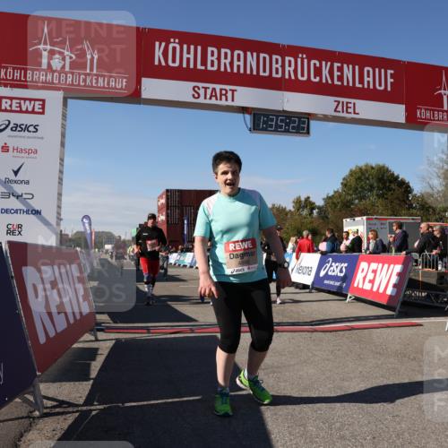 03.10.2025 - Köhlbrandbrückenlauf Lena Gebhardt http://msf.ph/oto/9070141 03.10.2025 13:35:24 Ziel 4434, 4440, 4886, 4949, 5140, 5279, 5412, 5548, 5575, 6204, 6205, 6358, 6411, 6547 meine-sportfotos.de
