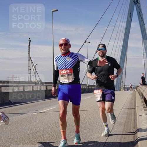 03.10.2025 - Köhlbrandbrückenlauf Michael Burmester http://msf.ph/oto/9070155 03.10.2025 12:33:23 Position 2 092, 6552, 6458, 81292 meine-sportfotos.de