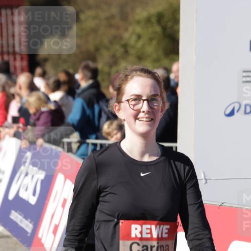 03.10.2025 - Köhlbrandbrückenlauf Jannik Wohlers http://msf.ph/oto/9070163 03.10.2025 13:14:19 Ziel 4313, 4426, 4437, 4569, 4641, 4728, 4776, 4809, 4888, 5282, 6012, 6327, 6418, 6512, 6735 meine-sportfotos.de