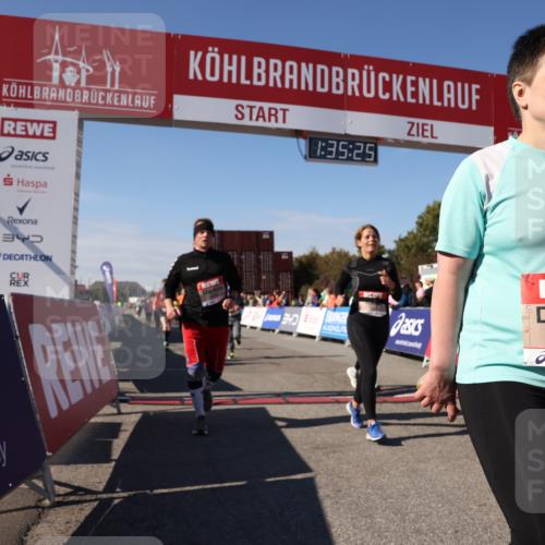 03.10.2025 - Köhlbrandbrückenlauf Lena Gebhardt http://msf.ph/oto/9070164 03.10.2025 13:35:26 Ziel 4434, 4440, 4886, 4949, 5140, 5279, 5356, 5412, 5548, 5575, 6204, 6205, 6283, 6358, 6411, 6547 meine-sportfotos.de