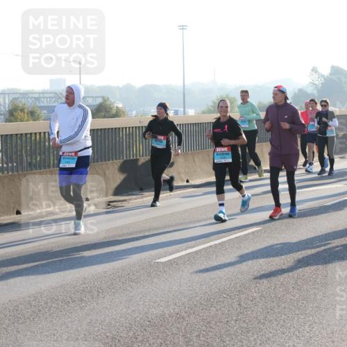 03.10.2025 - Köhlbrandbrückenlauf Lena Gebhardt http://msf.ph/oto/9070165 03.10.2025 09:24:19 Position 1  meine-sportfotos.de