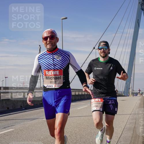03.10.2025 - Köhlbrandbrückenlauf Michael Burmester http://msf.ph/oto/9070168 03.10.2025 12:33:23 Position 2 6552, 96, 6458 meine-sportfotos.de
