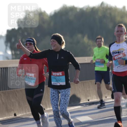 03.10.2025 - Köhlbrandbrückenlauf Jannik Wohlers http://msf.ph/oto/9070171 03.10.2025 09:17:26 Position 3 3189, 3811 meine-sportfotos.de