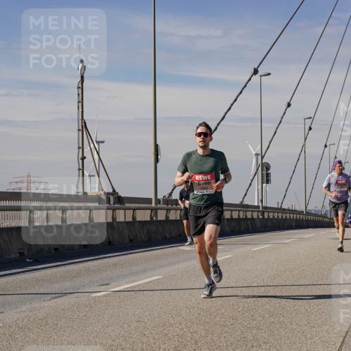 03.10.2025 - Köhlbrandbrückenlauf Michael Burmester http://msf.ph/oto/9070196 03.10.2025 12:33:39 Position 2  meine-sportfotos.de