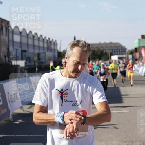 03.10.2025 - Köhlbrandbrückenlauf Jannik Wohlers http://msf.ph/oto/9070203 03.10.2025 13:14:21 Ziel 4426, 4437, 4569, 4641, 4728, 4776, 4809, 4888, 5132, 5282, 6012, 6327, 6418, 6512, 6735 meine-sportfotos.de