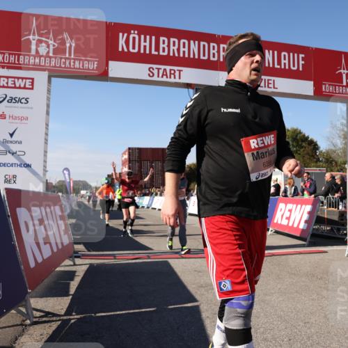 03.10.2025 - Köhlbrandbrückenlauf Lena Gebhardt http://msf.ph/oto/9070205 03.10.2025 13:35:27 Ziel 4434, 4440, 4886, 4949, 5140, 5279, 5356, 5517, 5548, 5575, 6204, 6205, 6283, 6358, 6411, 6547 meine-sportfotos.de