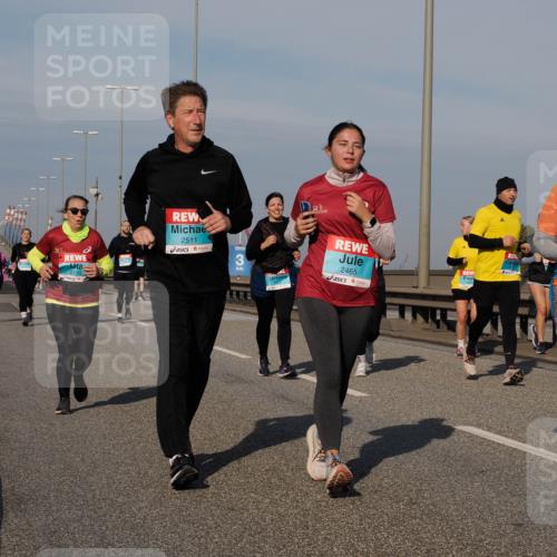 03.10.2025 - Köhlbrandbrückenlauf Fabian Wolf http://msf.ph/oto/9070206 03.10.2025 10:12:25 Position 3 2511, 2170, 331, 2465, 2041, 2338 meine-sportfotos.de