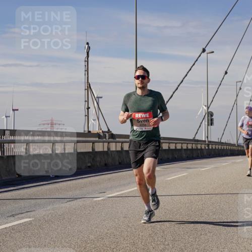 03.10.2025 - Köhlbrandbrückenlauf Michael Burmester http://msf.ph/oto/9070207 03.10.2025 12:33:40 Position 2 4058 meine-sportfotos.de