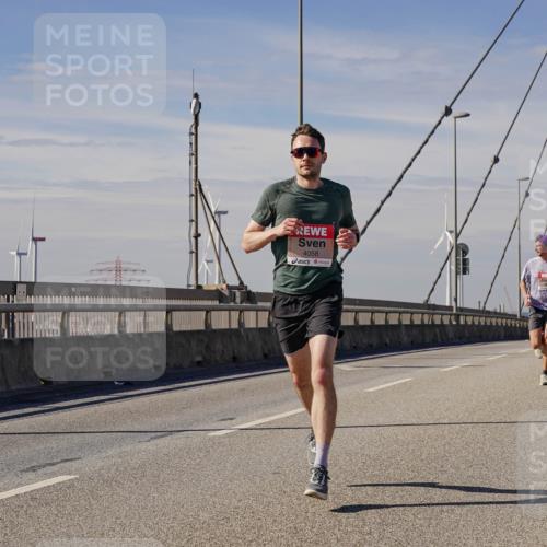 03.10.2025 - Köhlbrandbrückenlauf Michael Burmester http://msf.ph/oto/9070210 03.10.2025 12:33:40 Position 2 4058 meine-sportfotos.de