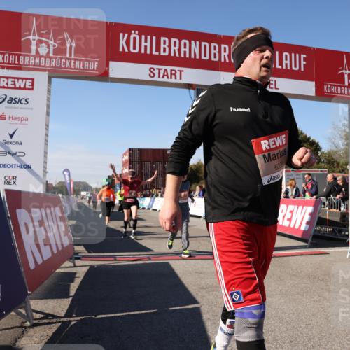 03.10.2025 - Köhlbrandbrückenlauf Lena Gebhardt http://msf.ph/oto/9070212 03.10.2025 13:35:27 Ziel 4434, 4440, 4886, 4949, 5140, 5279, 5356, 5517, 5548, 5575, 6204, 6205, 6283, 6358, 6411, 6547 meine-sportfotos.de