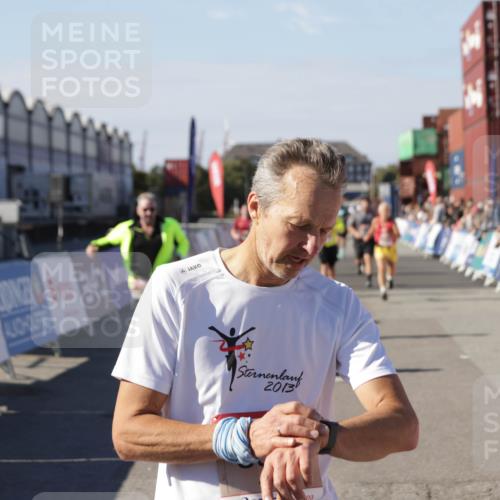 03.10.2025 - Köhlbrandbrückenlauf Jannik Wohlers http://msf.ph/oto/9070227 03.10.2025 13:14:21 Ziel 4426, 4437, 4569, 4641, 4728, 4776, 4809, 4888, 5132, 5282, 6012, 6327, 6418, 6512, 6735 meine-sportfotos.de