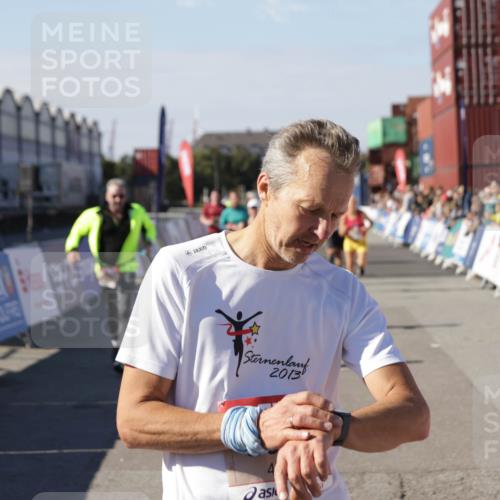 03.10.2025 - Köhlbrandbrückenlauf Jannik Wohlers http://msf.ph/oto/9070229 03.10.2025 13:14:21 Ziel 4426, 4437, 4569, 4641, 4728, 4776, 4809, 4888, 5132, 5282, 6012, 6327, 6418, 6512, 6735 meine-sportfotos.de