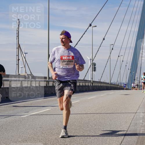 03.10.2025 - Köhlbrandbrückenlauf Michael Burmester http://msf.ph/oto/9070231 03.10.2025 12:33:43 Position 2 4087 meine-sportfotos.de