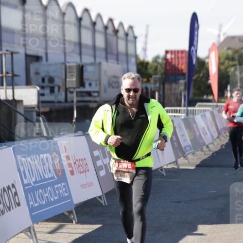 03.10.2025 - Köhlbrandbrückenlauf Jannik Wohlers http://msf.ph/oto/9070234 03.10.2025 13:14:22 Ziel 4426, 4437, 4569, 4641, 4728, 4776, 4809, 4888, 5132, 5282, 5902, 5903, 6012, 6327, 6418, 6512, 6735 meine-sportfotos.de