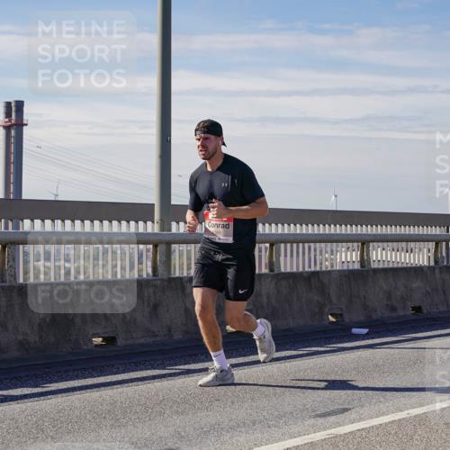 03.10.2025 - Köhlbrandbrückenlauf Michael Burmester http://msf.ph/oto/9070241 03.10.2025 12:33:45 Position 2 4089 meine-sportfotos.de