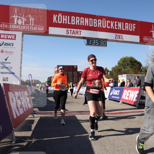 03.10.2025 - Köhlbrandbrückenlauf Lena Gebhardt http://msf.ph/oto/9070243 03.10.2025 13:35:30 Ziel 4434, 4440, 4886, 4949, 5140, 5356, 5517, 5539, 5548, 5575, 6283, 6358, 6411 meine-sportfotos.de