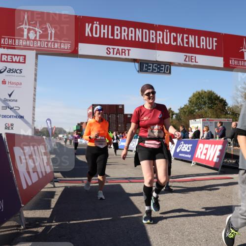 03.10.2025 - Köhlbrandbrückenlauf Lena Gebhardt http://msf.ph/oto/9070249 03.10.2025 13:35:30 Ziel 4434, 4440, 4886, 4949, 5140, 5356, 5517, 5539, 5548, 5575, 6283, 6358, 6411 meine-sportfotos.de