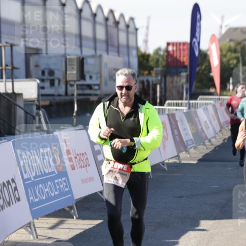03.10.2025 - Köhlbrandbrückenlauf Jannik Wohlers http://msf.ph/oto/9070253 03.10.2025 13:14:22 Ziel 4426, 4437, 4569, 4641, 4728, 4776, 4809, 4888, 5132, 5282, 5902, 5903, 6012, 6327, 6418, 6512, 6735 meine-sportfotos.de