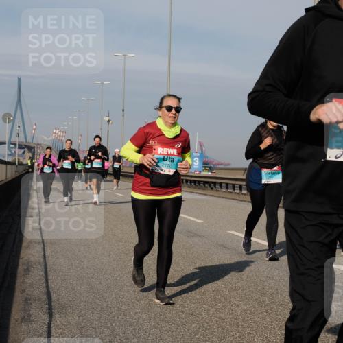 03.10.2025 - Köhlbrandbrückenlauf Fabian Wolf http://msf.ph/oto/9070258 03.10.2025 10:12:27 Position 3 2170, 3, 2041, 2511 meine-sportfotos.de