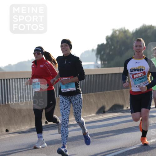 03.10.2025 - Köhlbrandbrückenlauf Jannik Wohlers http://msf.ph/oto/9070265 03.10.2025 09:17:27 Position 3 389, 3811, 1314 meine-sportfotos.de