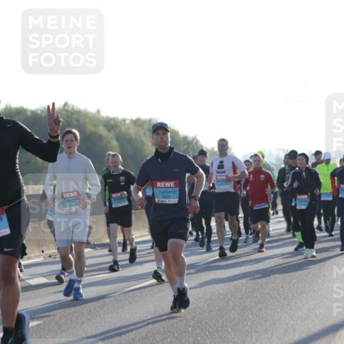 03.10.2025 - Köhlbrandbrückenlauf Jannik Wohlers http://msf.ph/oto/9070282 03.10.2025 09:17:28 Position 3 1015, 3820 meine-sportfotos.de