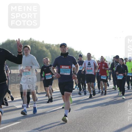03.10.2025 - Köhlbrandbrückenlauf Jannik Wohlers http://msf.ph/oto/9070297 03.10.2025 09:17:28 Position 3 1015, 3820 meine-sportfotos.de