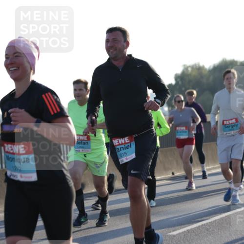 03.10.2025 - Köhlbrandbrückenlauf Jannik Wohlers http://msf.ph/oto/9070317 03.10.2025 09:17:29 Position 3 2022, 1212, 1259, 1015, 2858, 3820 meine-sportfotos.de