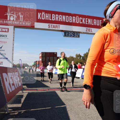 03.10.2025 - Köhlbrandbrückenlauf Lena Gebhardt http://msf.ph/oto/9070319 03.10.2025 13:35:32 Ziel 4434, 4440, 4949, 5140, 5356, 5517, 5539, 5548, 5575, 6283, 6358, 6411 meine-sportfotos.de