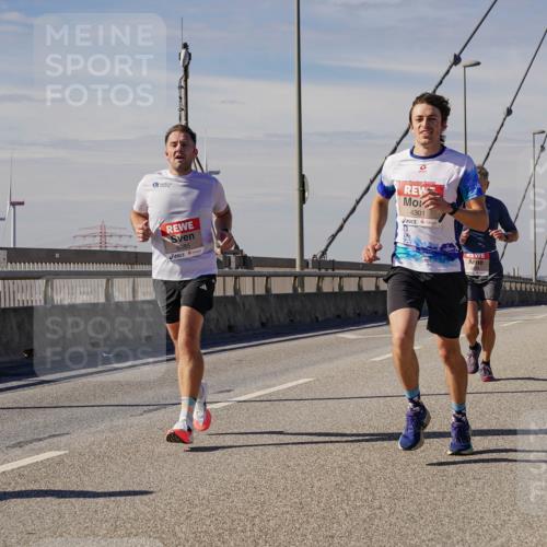 03.10.2025 - Köhlbrandbrückenlauf Michael Burmester http://msf.ph/oto/9070321 03.10.2025 12:34:09 Position 2 6085, 4301 meine-sportfotos.de